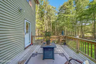 1019 Maplewood Dr, Newfoundland, PA 18445 - Photo 22