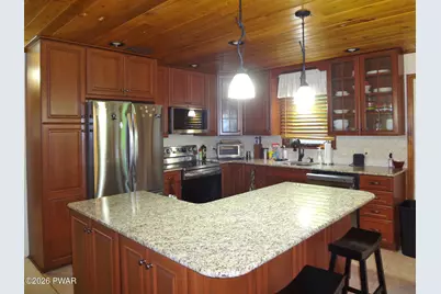 129 Big Bear Drive, Greentown, PA 18426 - Photo 2