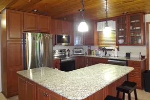 129 Big Bear Dr, Greentown, PA 18426 - Photo 2