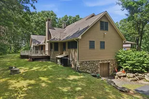 136 Hilltop Lane, Hawley, PA 18428 - Photo 4