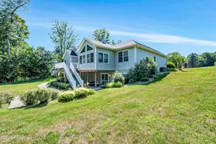 107 Stonefield Dr, Jefferson Township, PA 18436 - Photo 6