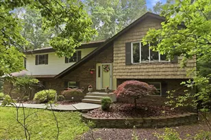 154 Santos Dr, Milford, PA 18337 - Photo 2