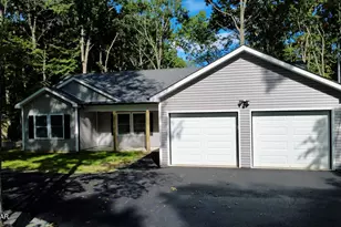 127 Buck Run Dr, Milford, PA 18337 - Photo 2