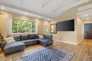 117 Mink Ct, Dingmans Ferry, PA 18328 - Photo 6