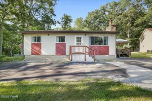117 Mink Ct, Dingmans Ferry, PA 18328 - Photo 2