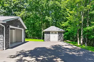 141 Privet Ln, Milford, PA 18337 - Photo 8