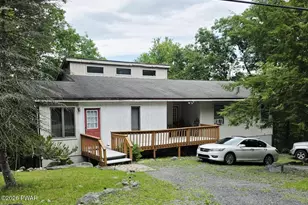 1107 Hampstead Ct, Bushkill, PA 18324 - Photo 2