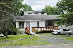 1107 Hampstead Ct, Bushkill, PA 18324 - Photo 1
