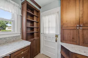 210 Avenue H, Matamoras, PA 18336 - Photo 32