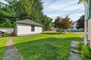 210 Avenue H, Matamoras, PA 18336 - Photo 12