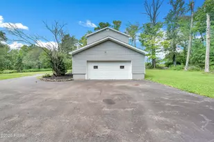 1160 Hamlin Hwy, Lake Ariel, PA 18436 - Photo 2