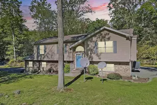 801 Sun Vly Ct, Tafton, PA 18464 - Photo 2