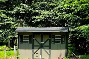 100 Iroquis Trail, Dingmans Ferry, PA 18328 - Photo 24