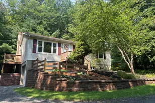 125 Birch Leaf Dr, Milford, PA 18337 - Photo 2