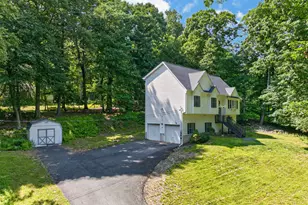115 Blackberry Dr, Milford, PA 18337 - Photo 2