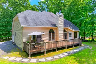 195 Aspen Dr, Milford, PA 18337 - Photo 4