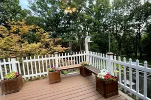 231 Traverse Rd, Dingmans Ferry, PA 18328 - Photo 10