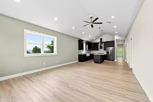 1270 Franklin St, Old Forge, PA 18518 - Photo 4