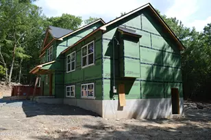 125 Gunstock Ln, Tafton, PA 18464 - Photo 2