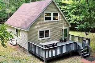 106 Sparrow Ct, Hawley, PA 18428 - Photo 2