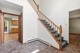 118 Navajo Ct, Hawley, PA 18428 - Photo 8
