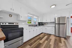 978 Main St, Newfoundland, PA 18445 - Photo 8