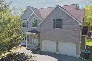 100 Teak Ln, Dingmans Ferry, PA 18328 - Photo 2