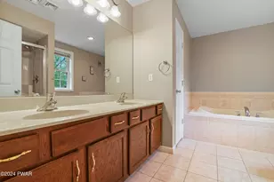 100 Teak Ln, Dingmans Ferry, PA 18328 - Photo 22