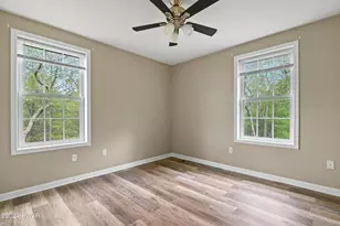 100 Teak Ln, Dingmans Ferry, PA 18328 - Photo 28