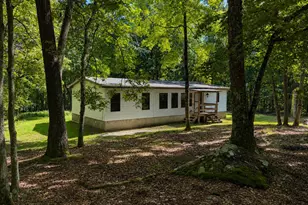 104 White Oak Dr, Shohola, PA 18458 - Photo 2