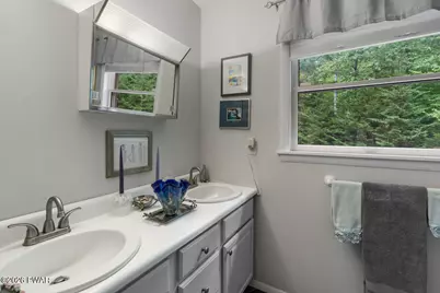 146 Spruce Lake Drive, Milford, PA 18337 - Photo 18