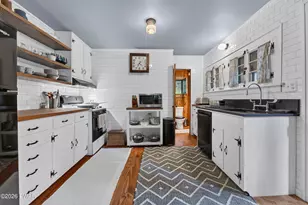 118 Westcolang Rd, Lackawaxen, PA 18435 - Photo 16