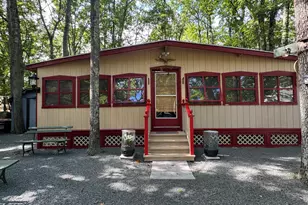 140 Paupack Dr, Shohola, PA 18458 - Photo 1