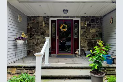 52 Milky Way, Hawley, PA 18428 - Photo 2