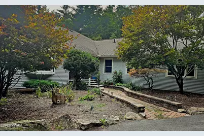 52 Milky Way, Hawley, PA 18428 - Photo 2