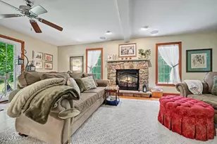 124 Windsor Way, Roaring Brook Township, PA 18444 - Photo 14