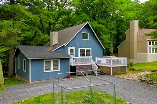 204 Mountain Lake Dr, Dingmans Ferry, PA 18328 - Photo 2