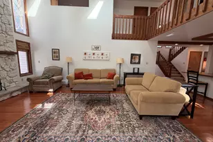 811 Paddock Ct, Hawley, PA 18428 - Photo 6