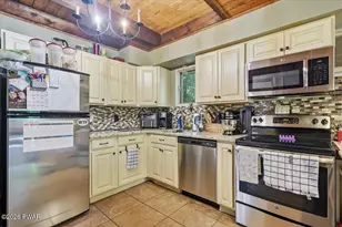 285 Lakeview Dr W, Lake Ariel, PA 18436 - Photo 14