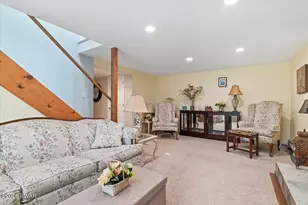 128 Cherry Point Cir, Canadensis, PA 18325 - Photo 6