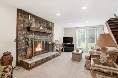 128 Cherry Point Circle, Canadensis, PA 18325 - Photo 4