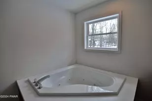 110 Stallion Dr, Lords Valley, PA 18428 - Photo 20