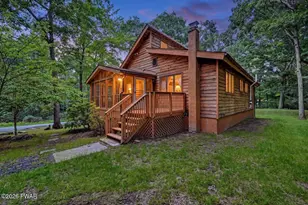 185 Maple Dr, Shohola, PA 18458 - Photo 2