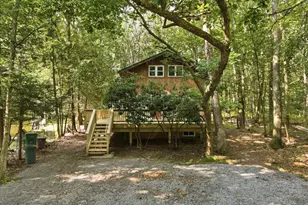 139 Lakeview Cir, Hawley, PA 18428 - Photo 2