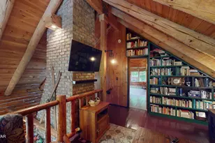 813 W Spur Ct, Lords Valley, PA 18428 - Photo 28