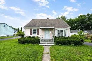 306 Avenue O, Matamoras, PA 18336 - Photo 1