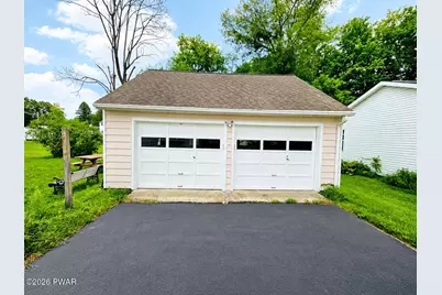 306 Avenue O, Matamoras, PA 18336 - Photo 2