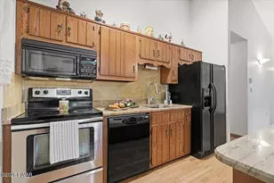 105 Village Ln, Lords Valley, PA 18428 - Photo 12