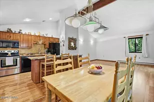 105 Village Ln, Lords Valley, PA 18428 - Photo 10