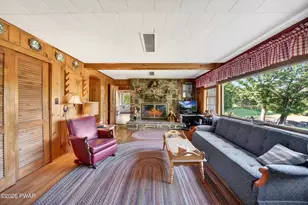 164 E Sterling Rd, Newfoundland, PA 18445 - Photo 12
